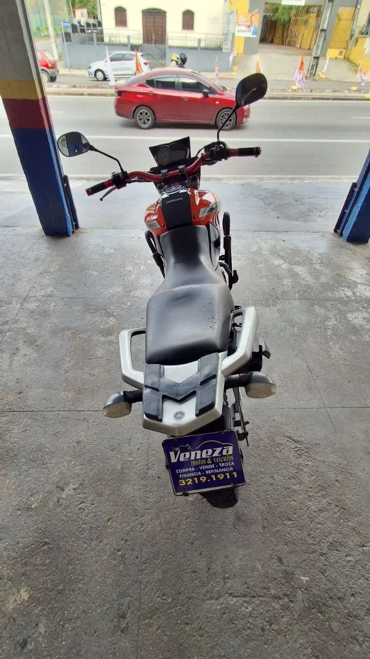 YAMAHA XTZ 150 CROSSER ED POR CIMA